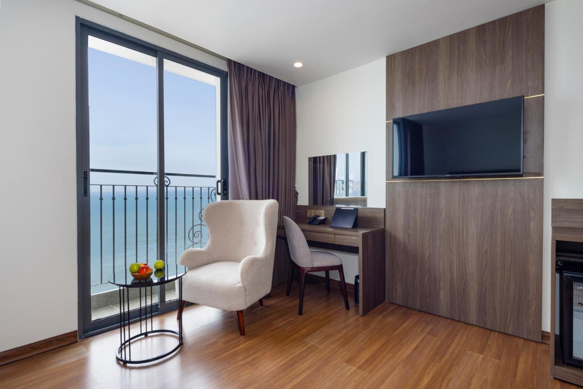 Daphovina Hotel Nha Trang Eksteriør billede